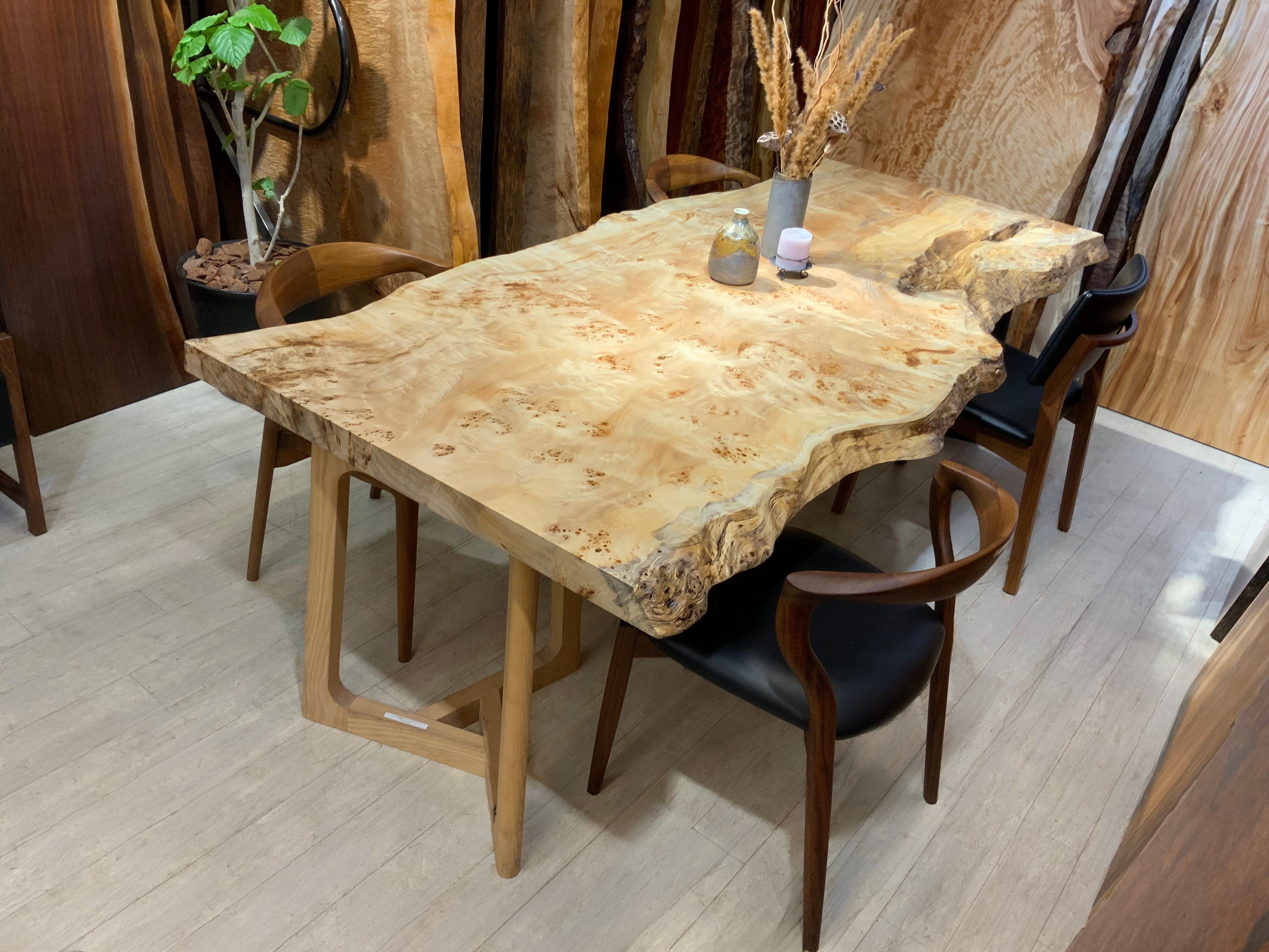 ポプラ　一枚板　テーブル　瘤杢　重厚感あり　レジンテーブルのベースにも ポプラ一枚板テーブル瘤杢重厚感ありレジンテーブルのベースにも