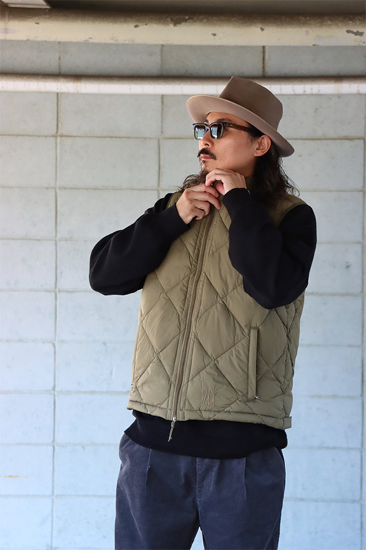 WAX(ワックス) "Puff Vest"(KHA)