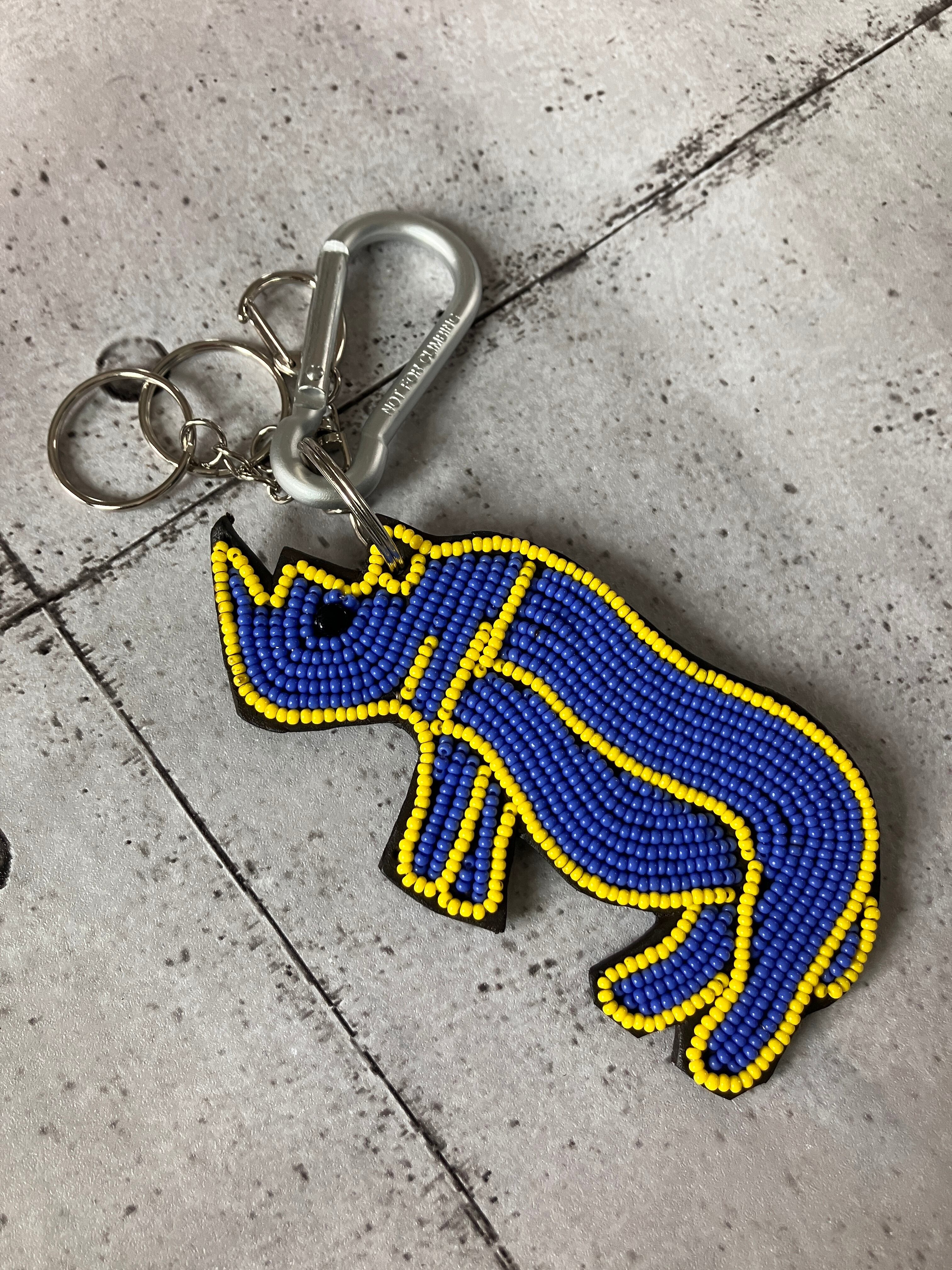 ビーズキーリング　=cute blue rino=  〔孤児院製作〕