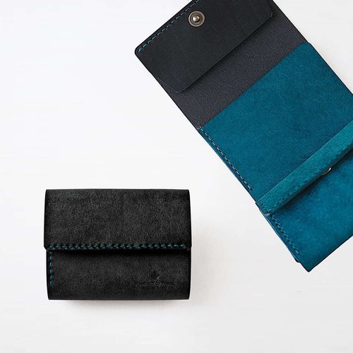 使いやすい 三つ折り財布 【 ブラック × ターコイズ 】 レディース メンズ ブランド 鍵 小さい 革