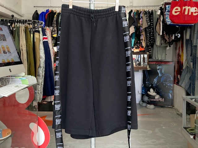 VETEMENTS SIDE TAPED SWEAT SHORTS BLACK XS 90965