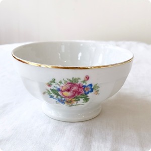 フランスヴィンテージ  ミニカフェオレボウル | 愛らしい花束と金彩  小さめお茶碗サイズ | 1900年代中頃