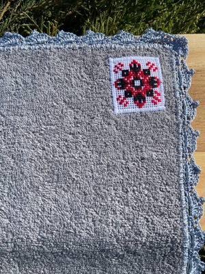 ウクライナ暗号手刺繍入りハンカチー手編みレース（祈り）Молитва　ハンドタオル