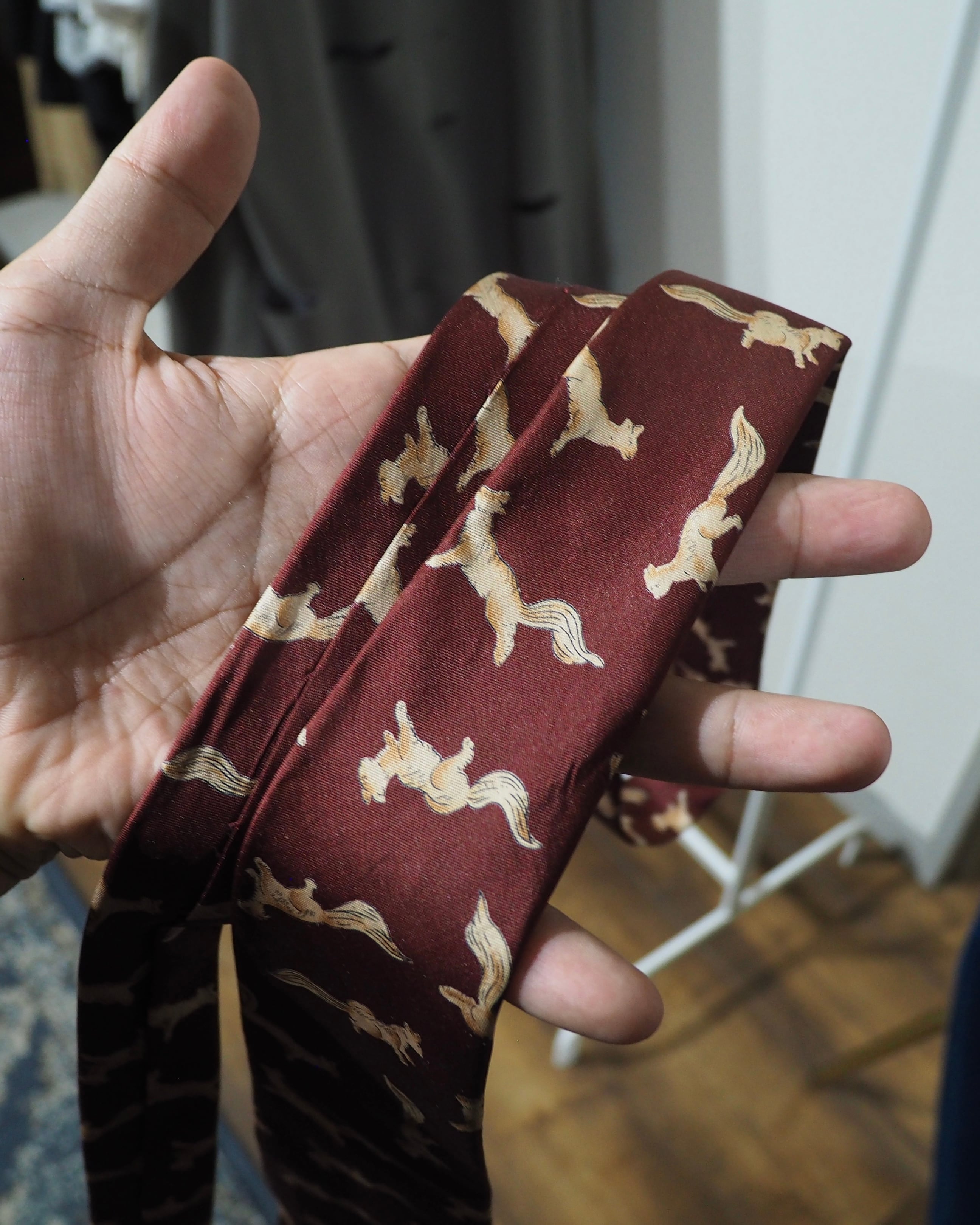 " JIM THOMPSON " Cute Squirrel All Over Pattern Vintage Silk Tie