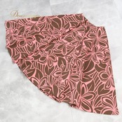 フラダンス 衣装 スカート ブラウン系 プルメリア柄 ハワイアンプリント アロハ フラ ダンス レッスン 練習 花柄 フラワープリント ピンク系 茶 ピンク かわいい おしゃれ 華やか 上品 ふんわり フレアスカート 大人っぽい アロハシャツ フラダンスイベント ダンスウェア 夏用 コーディネート シンプルデザイン リゾートファッション レディーススカート カジュアル おしゃれな装い