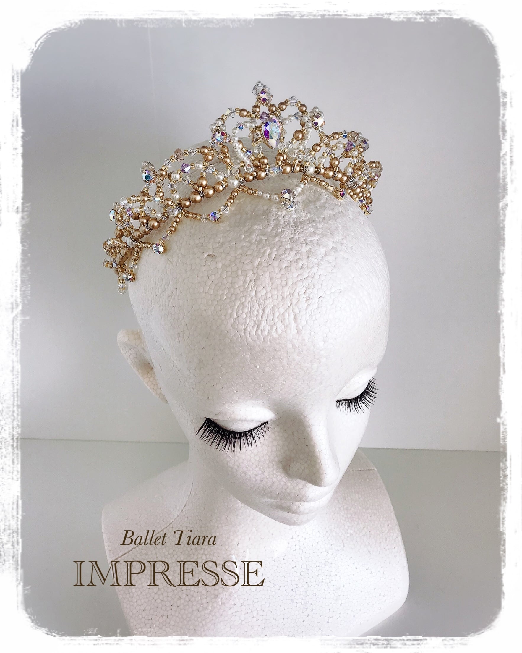 バレエティアラ 大人用　ゴールド×オーロラクリスタル　コーム付 シルバーゴールド バレエティアラ オーロラ姫・金平糖 | バレエ