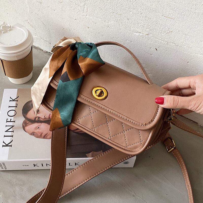 リンジチェーンバッグ女性2020新しい流行のファッションオールマッチインメッセンジャーバッグネットレッドウエスタンスタイルシングルショルダースモールスクエアバッグ Tiancai_Wing_Bag48036547532