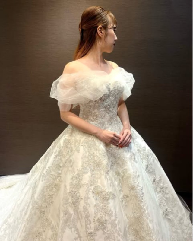 ウエディングドレス ピンク薄 エアリー感 ベアトップ 挙式 前撮り  