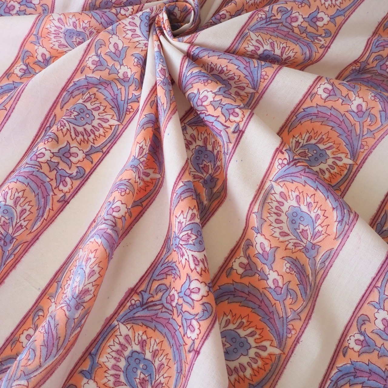 ブロックプリント生地【50cm単位】インド綿 ストライプ柄 淡めオレンジ×パープル #19738-OR2