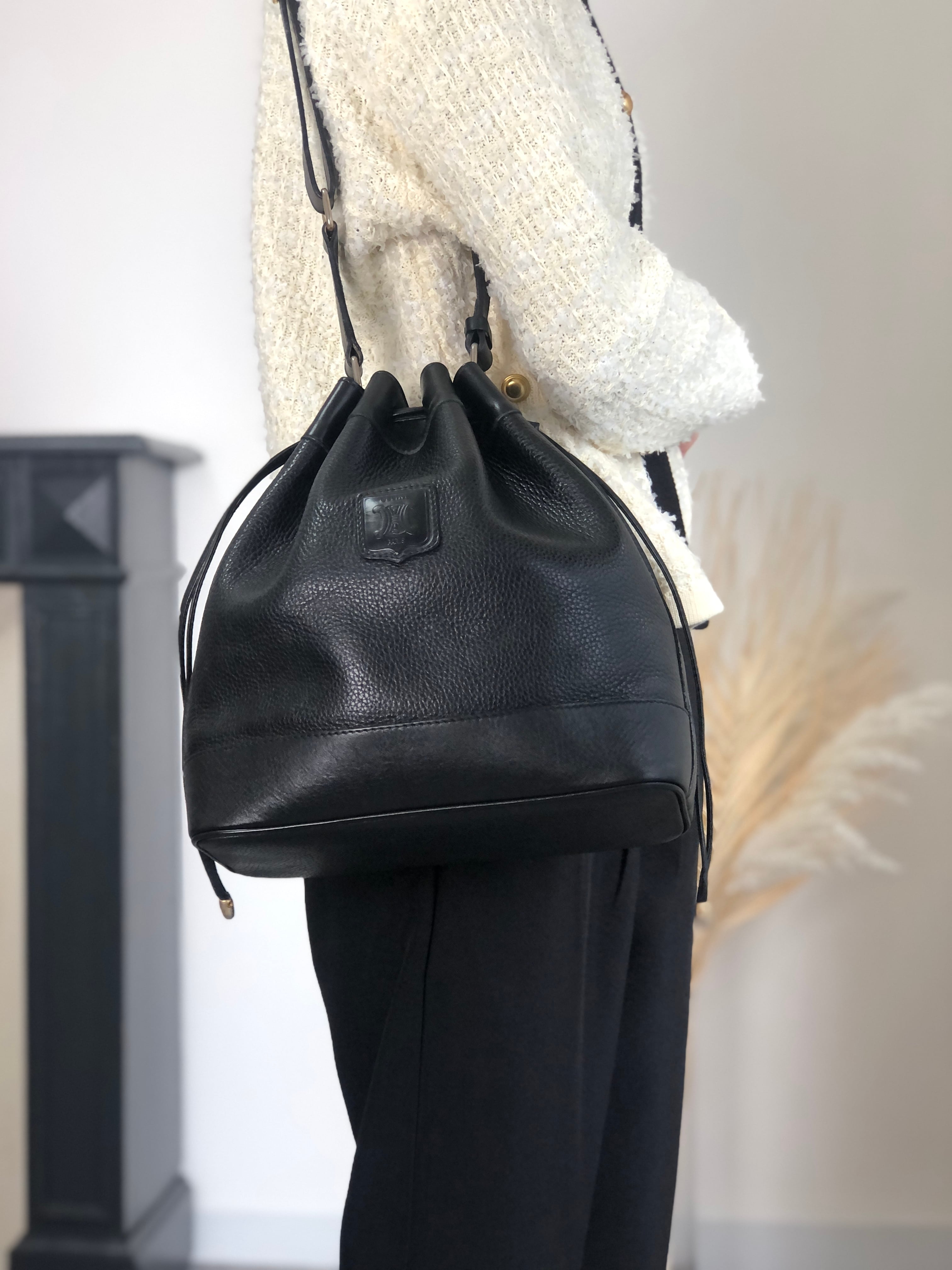 CELINE セリーヌ ショルダーバッグ ブラック ブラゾン型押し レザー 巾着 vintage ヴィンテージ オールド rzrkng