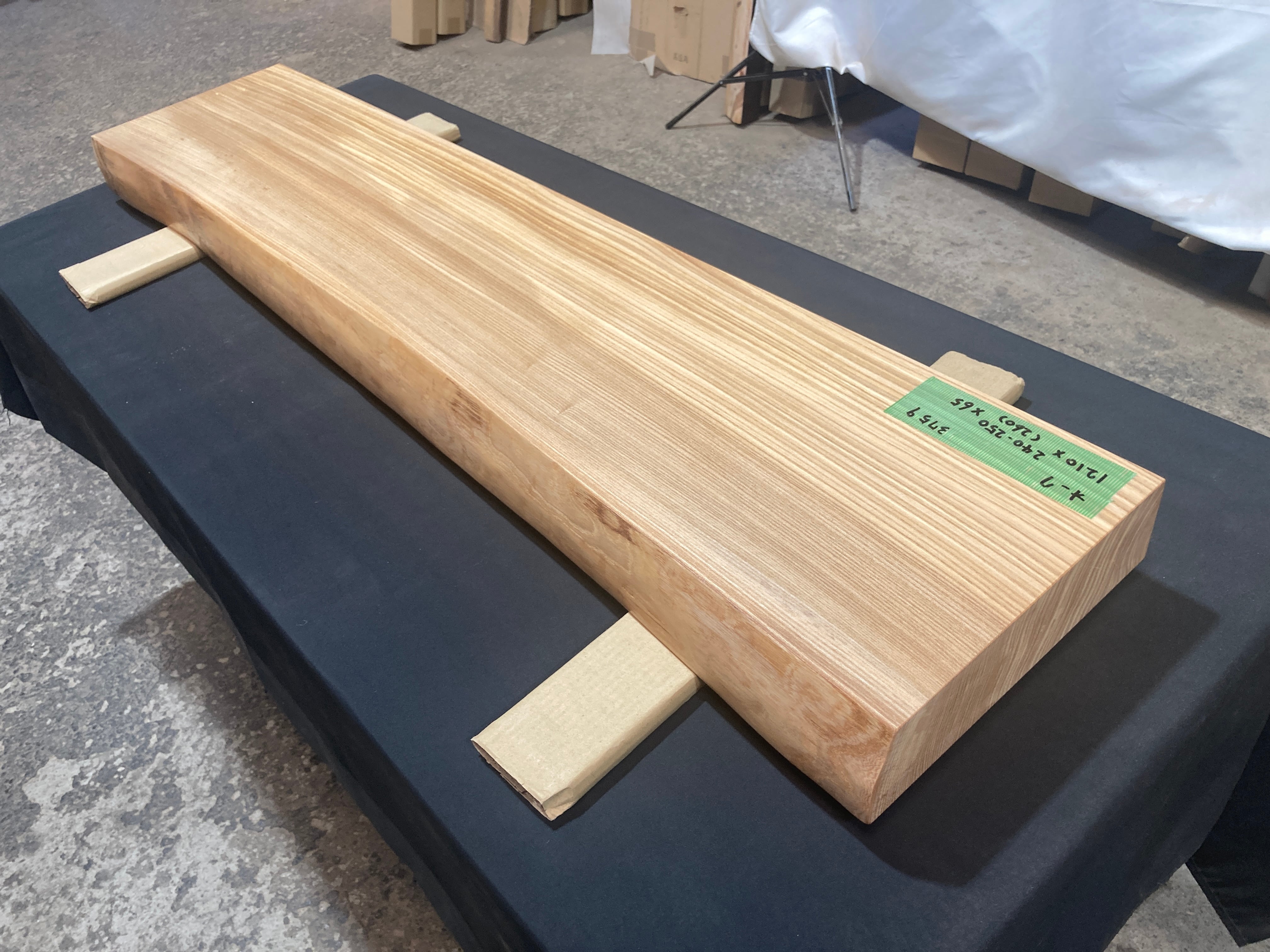 オーク3474 ナラ 一枚板無垢 乾燥材 610x560-540x60mm カウンター 棚