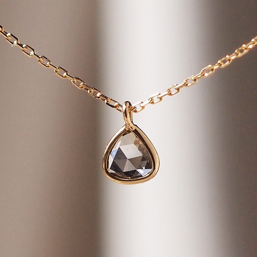 K18シンプルな一粒ダイヤのネックレス　ローズカットダイヤモンド NO.2　華奢　しずく　雫　ドロップ