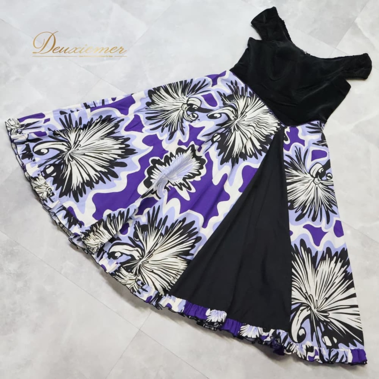 フラダンス 衣装 ALOHA STANDARDS アロハスタンダード ワンピース ドレス ブラック系 日本製 フリル ベロア 異素材 かわいい 華やか 鮮やか 黒 紫 白 ハワイアン アロハ ハワイアンプリント ダンス レッスン 練習 パープル系 ホワイト系