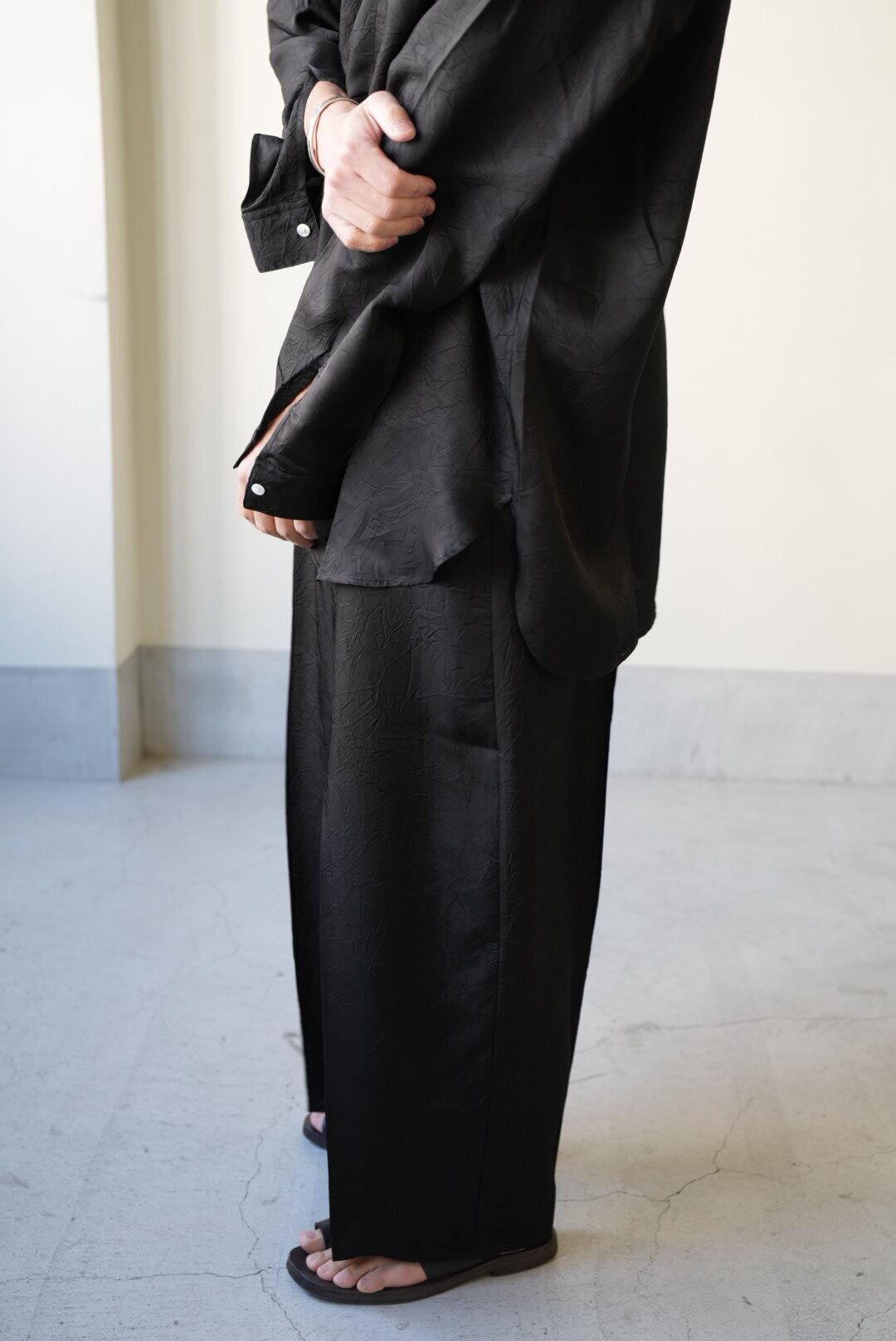 Cristaseya OVERSIZED PYJAMA PANTS BLACK | TOMMY'S KURAMAE