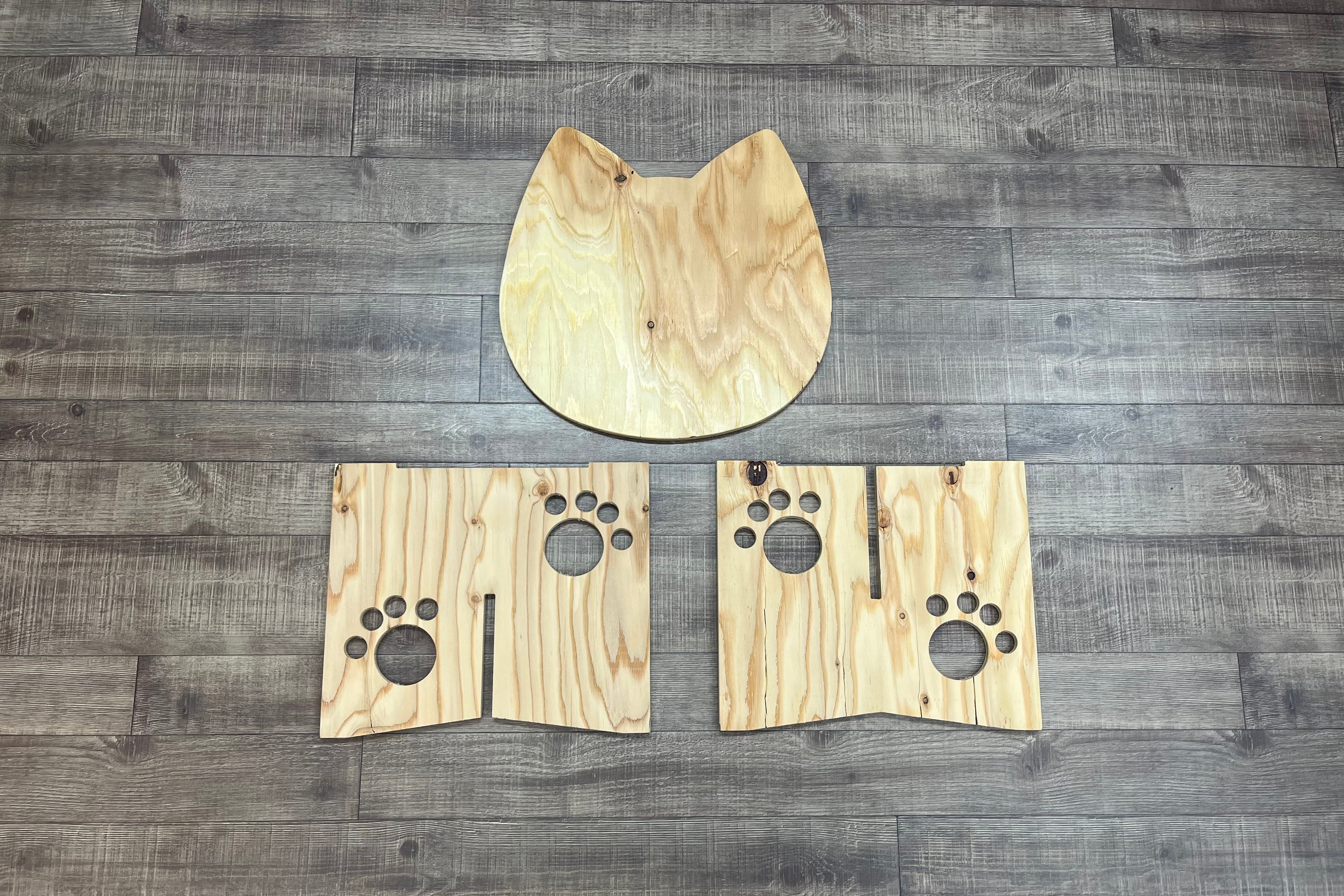 にゃんこテーブル（針葉樹） | 家具屋が作るにゃんこグッズ