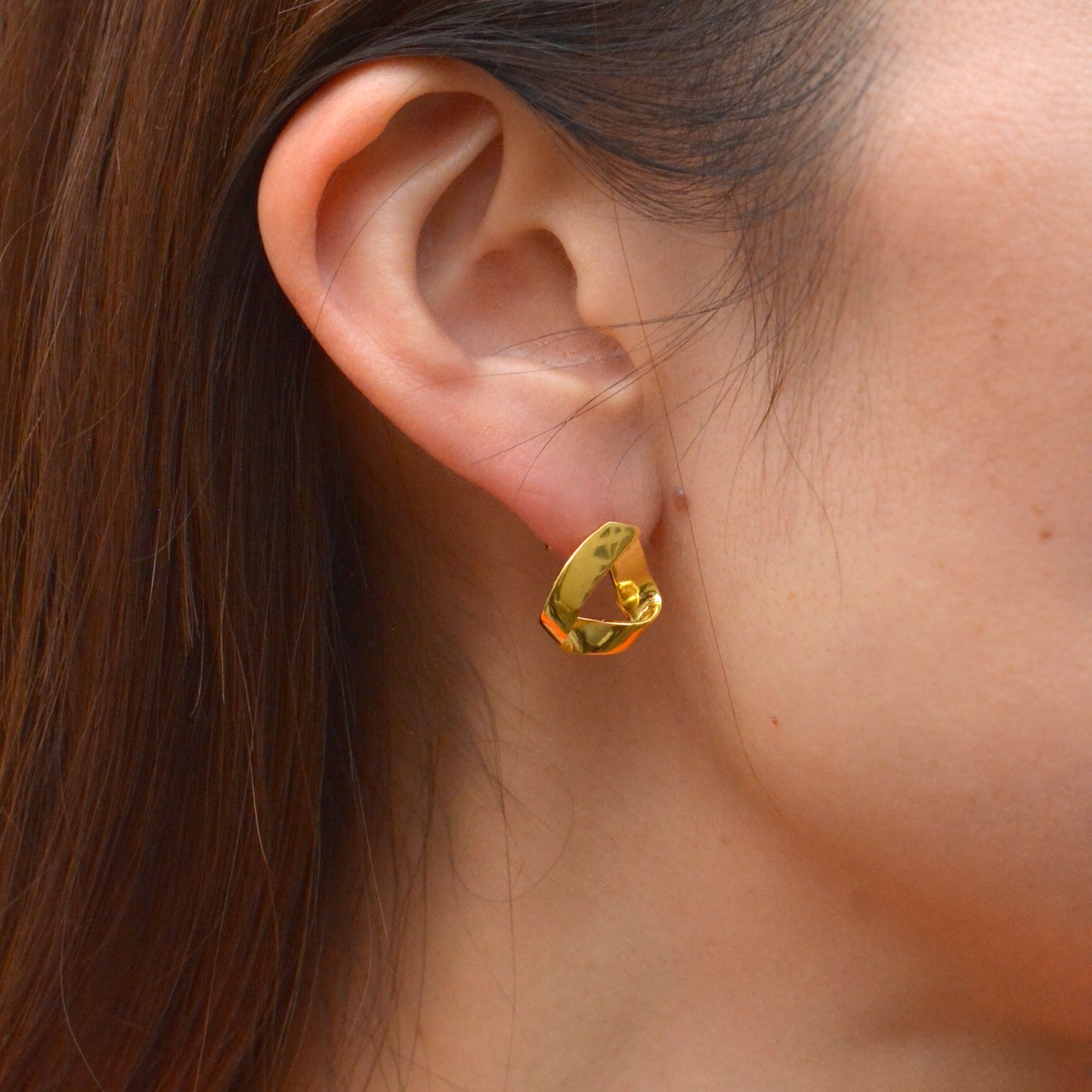 lara ピアス ゴールド