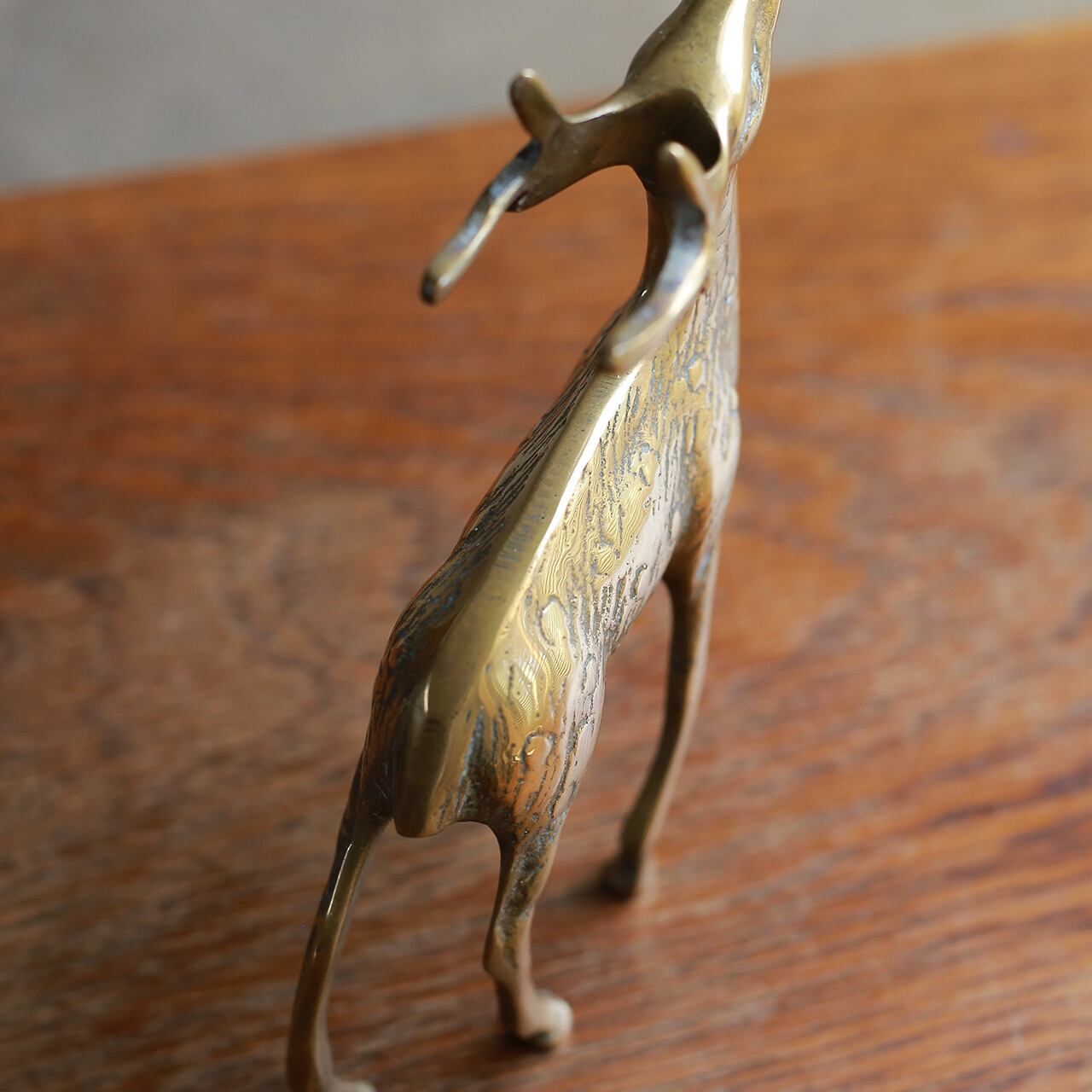 空を見上げる、真鍮のシカ 1 | 木と、輝と。| 一点もの ヴィンテージ