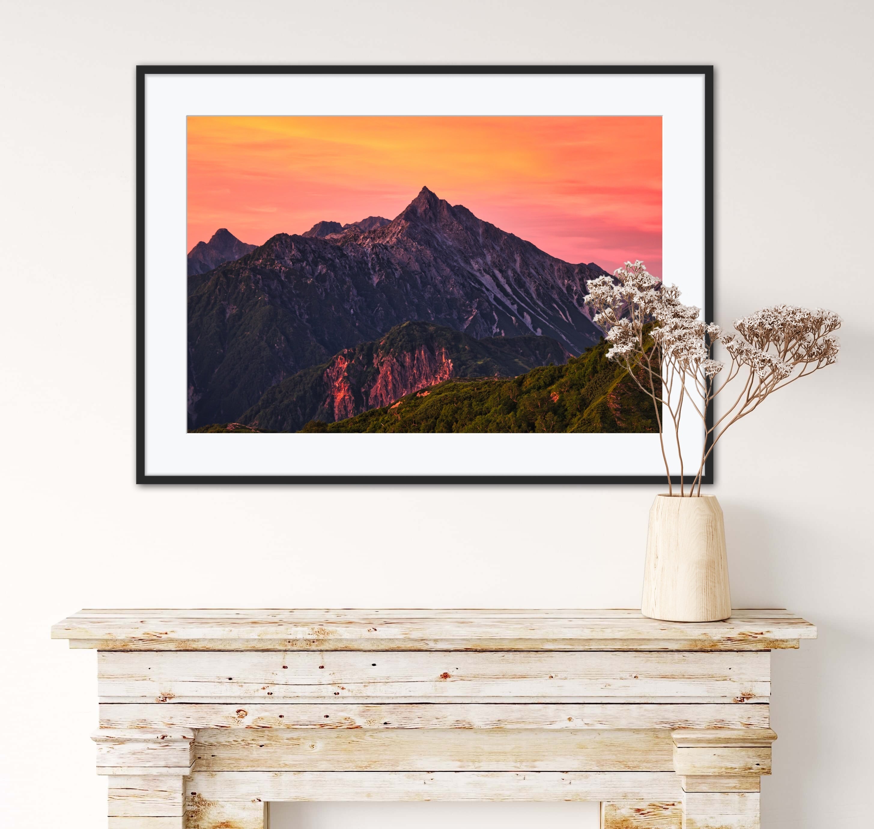 朱彩の鋭鋒 | Taka Mountain Gallery