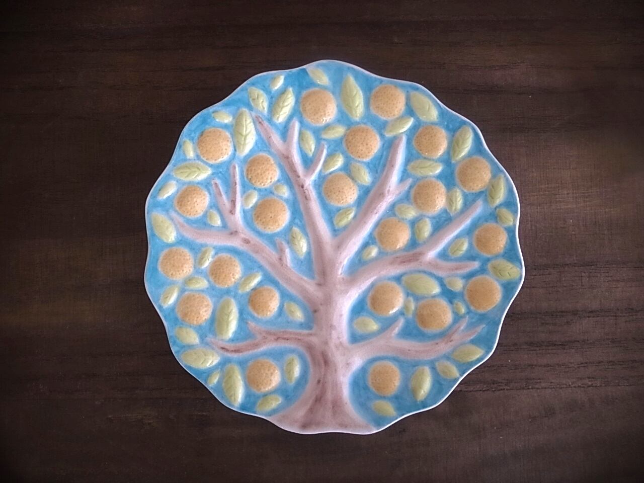 みかんレリーフ絵皿（水色）
