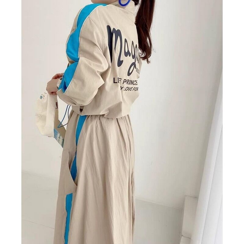 配色ラインロゴプリントショートジャケット&リラックススカート