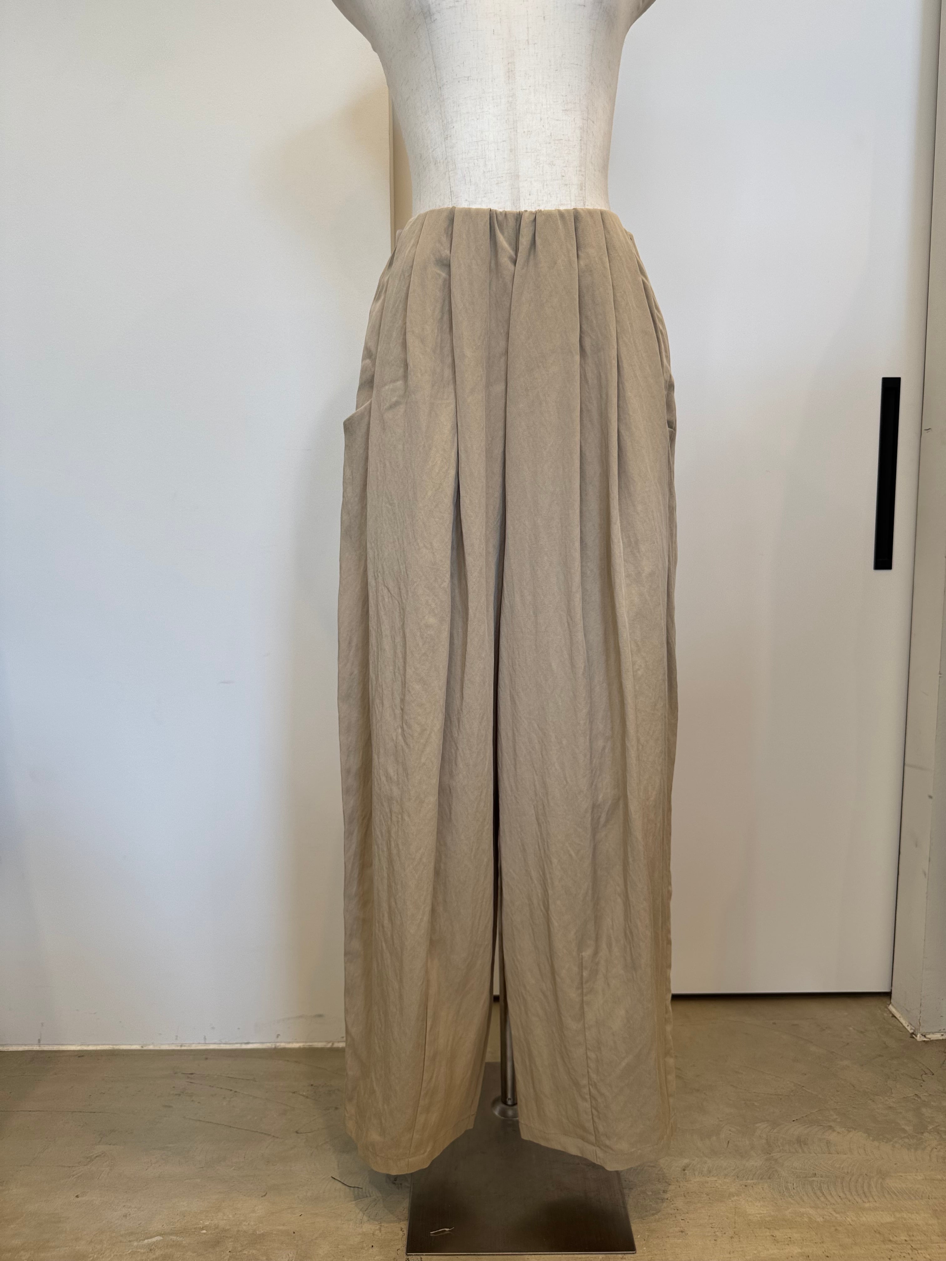 【CHIGNON】フロントタックカーヴィーパンツ　3261-026MK