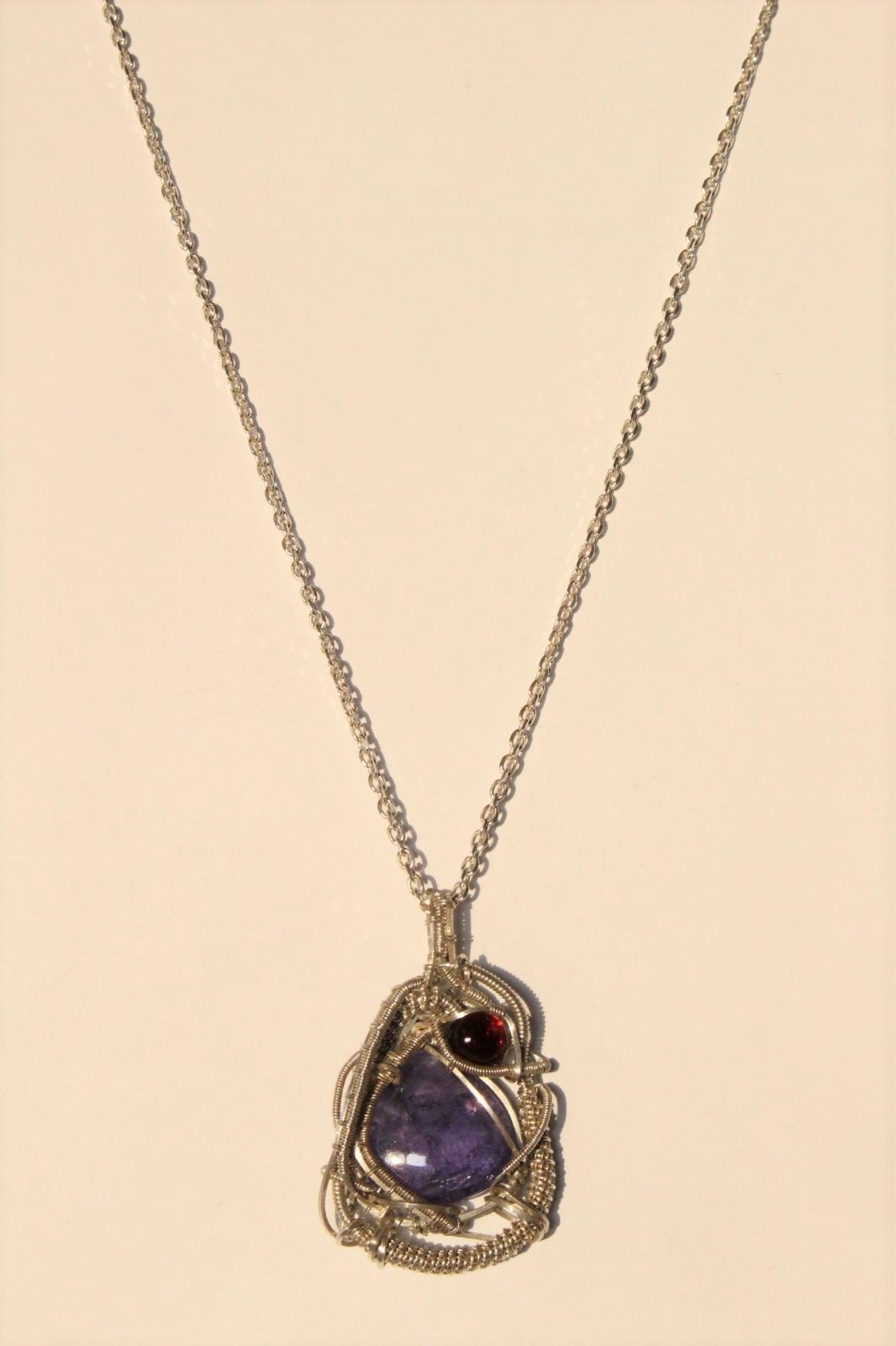 Tanzanite & Garnet siver 925 wirewrapping pendant