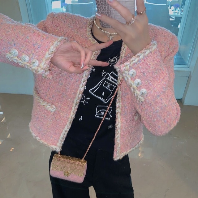 アウター レディース 送料無料 ジャケット ツイード ノーカラー ループ ショート丈 長袖 縁取り パイピング トリム 起毛 カラフル メタルボタン クルーネック トラッド 襟なし インスタ トレンド 羽織 フェミニン パイピング モノトーン かわいい きれいめ かっこいい おしゃれ 小顔見せ 着?せ 体型カバー オフィス 通勤 OL 女子会 お出かけ イベント パーティー お呼ばれ ゆったり モテ デート レトロ ピンク S M L