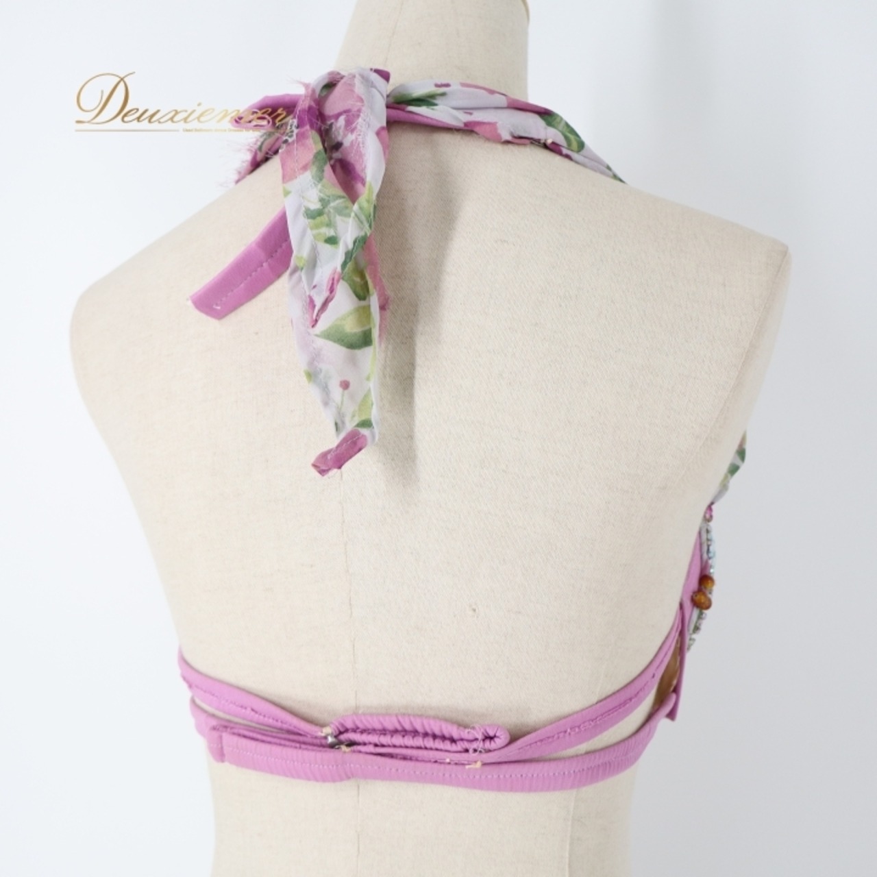 ベリーダンス オリエンタル 衣装 上下セット ピンク系 トップス スカート アーム アーム飾り 紫 緑 花柄 鮮やか かわいい ダンス衣装 ラインストーン ビーズ 豪華 装飾 ステージ イベント 華やか パープル系 グリーン系