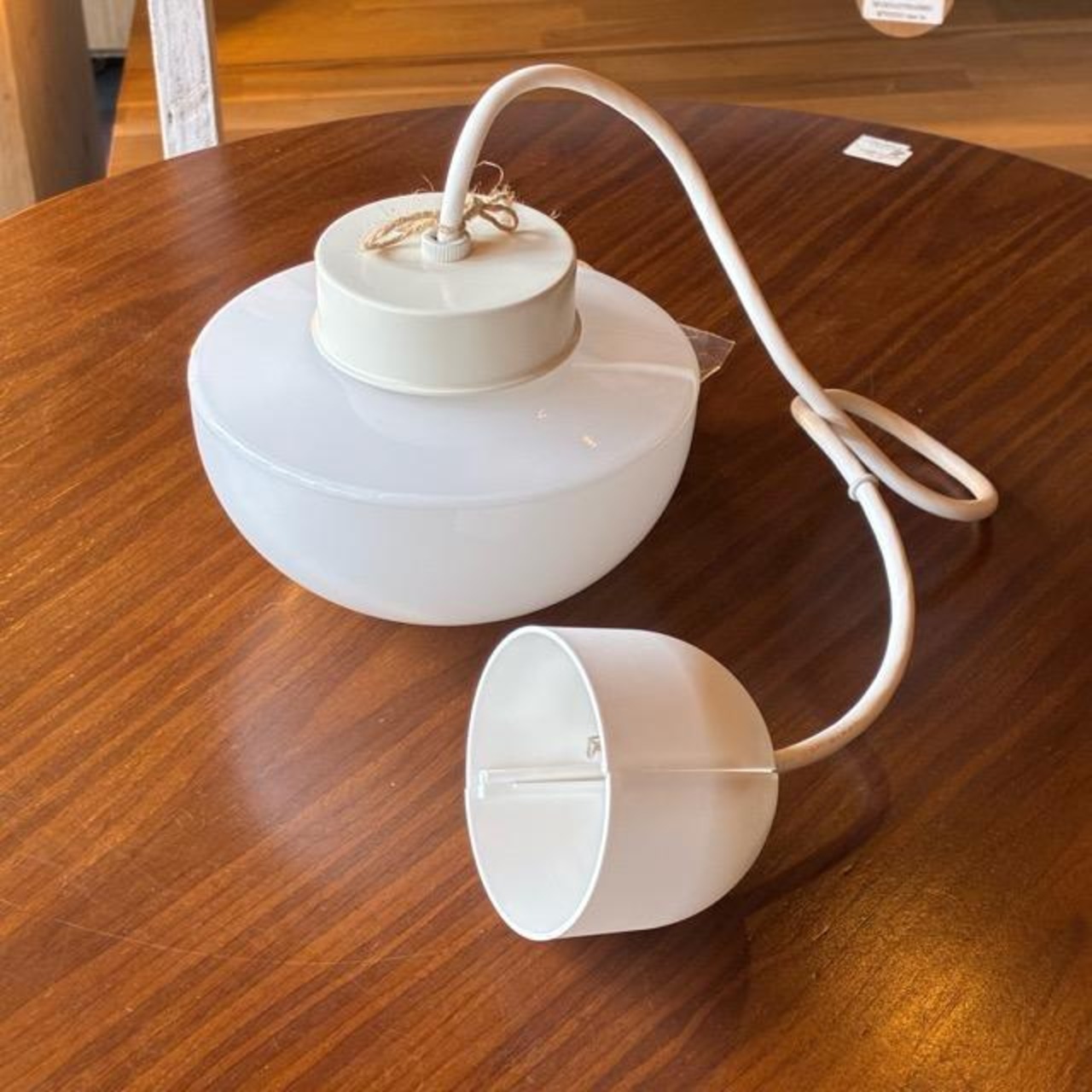 Joo pendant light WH　ヨー　ペンダントライト　ホワイト　ライト　照明　アクセントランプ　シンプル　北欧　天童木工　Zelt　モダン　ナチュラル　日本製
