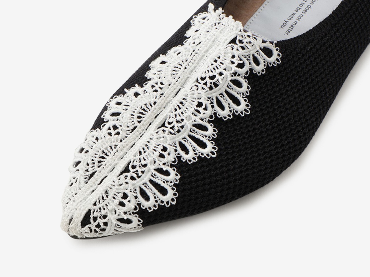 pointed-VEIL / BLACK & WHITE