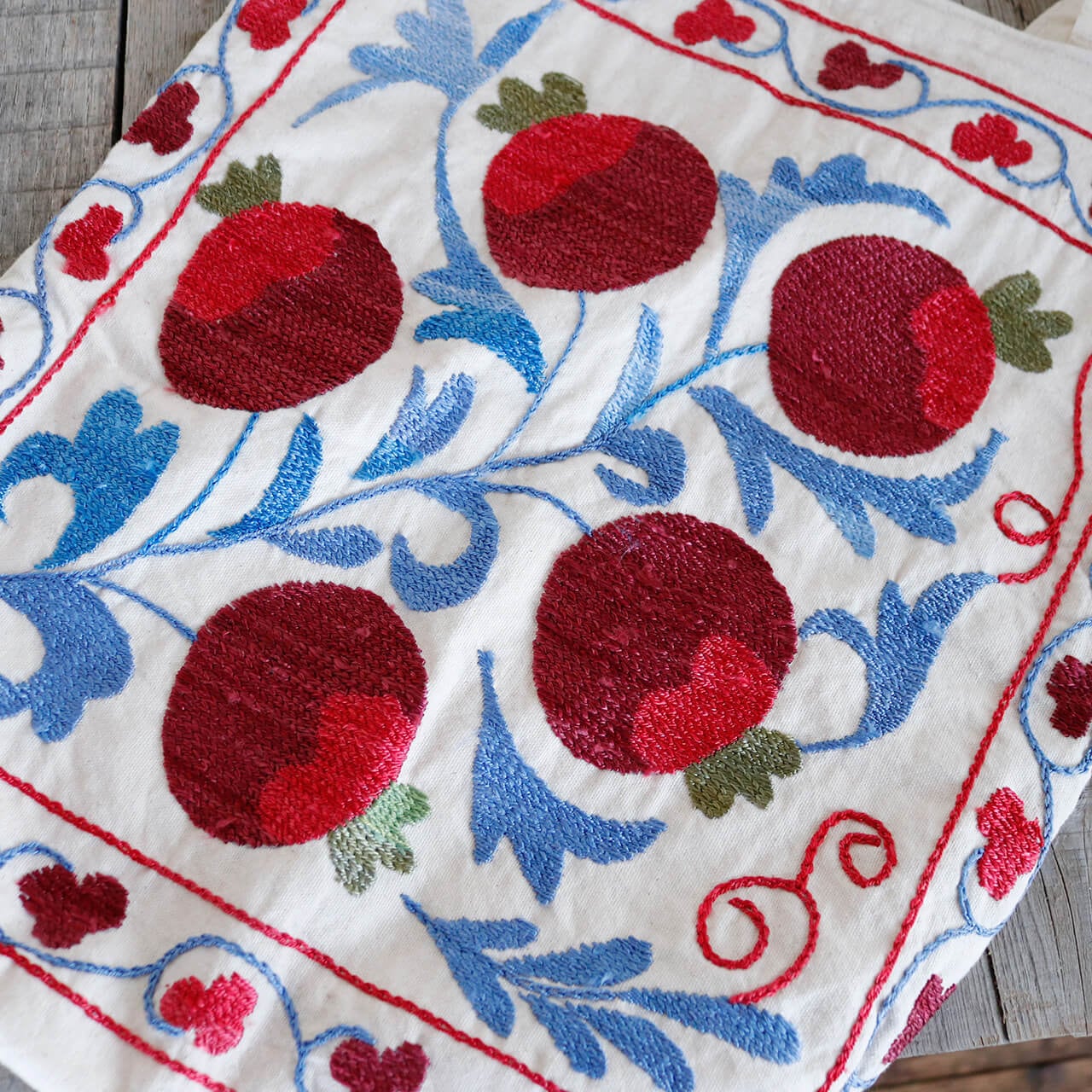 1点もの】スザニ刺繍 トート バッグ ザクロ レッド 系