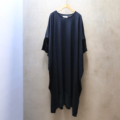 ROGGYKEI／ロギーケイ　SQUARE T SHIRT／スクエアドレス　BLACK  #RK-HM-DR02