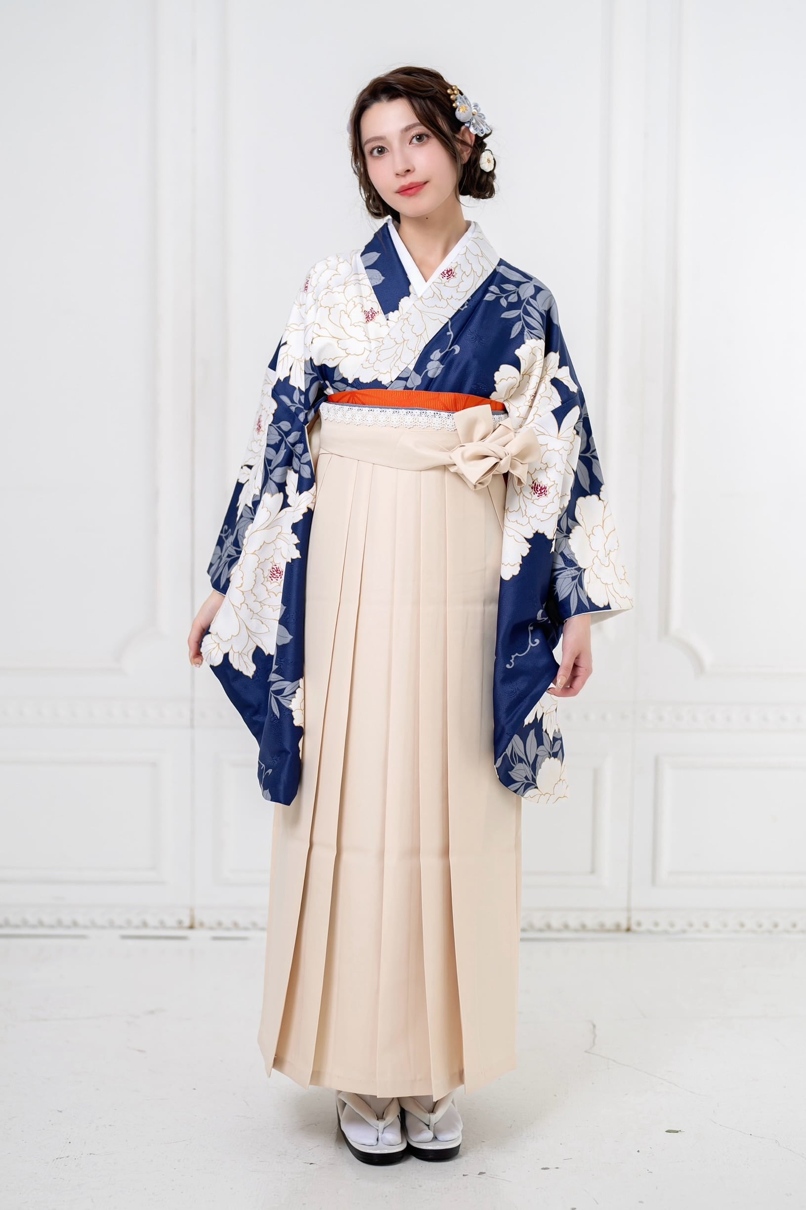 Kimono Sienne 卒業式袴3点セット 青紺 牡丹 二尺袖着物 袴 アイボリー