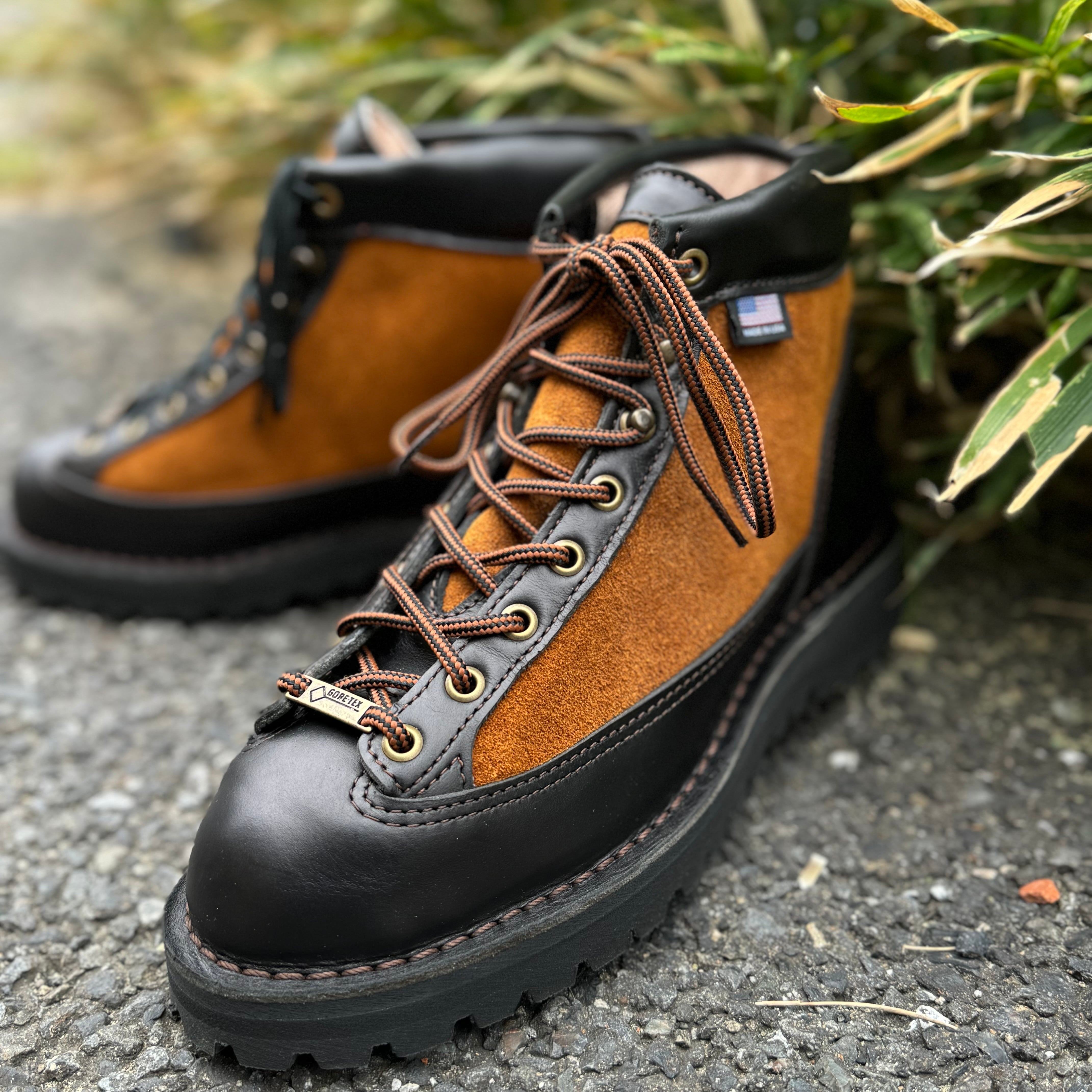 DANNER LIGHT REVIVAL DANNER LIGHT REVIVAL
