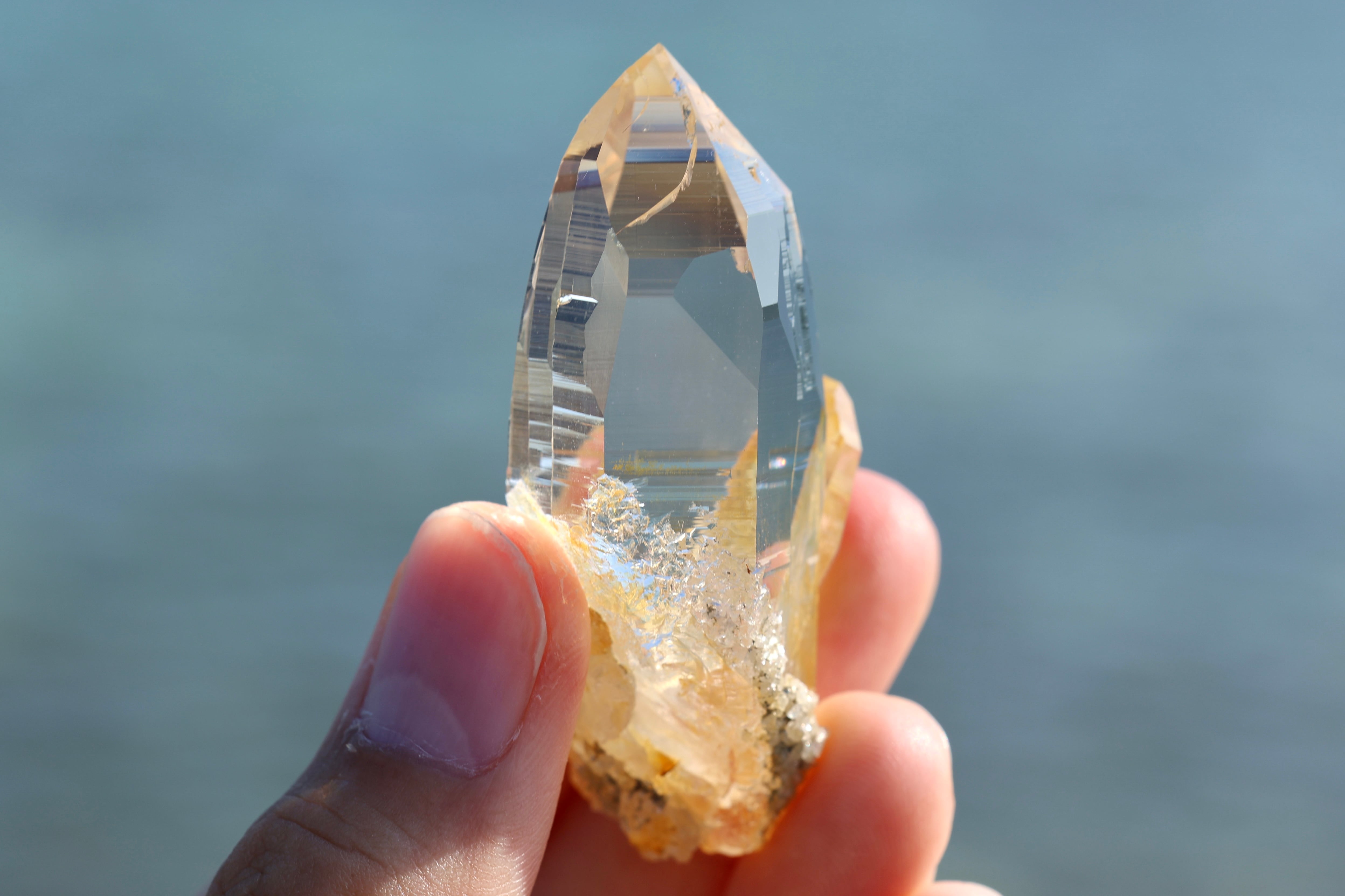 ヒマラヤ水晶 ガネーシュヒマール産 | 石垣島の夜光貝とヒマラヤ水晶