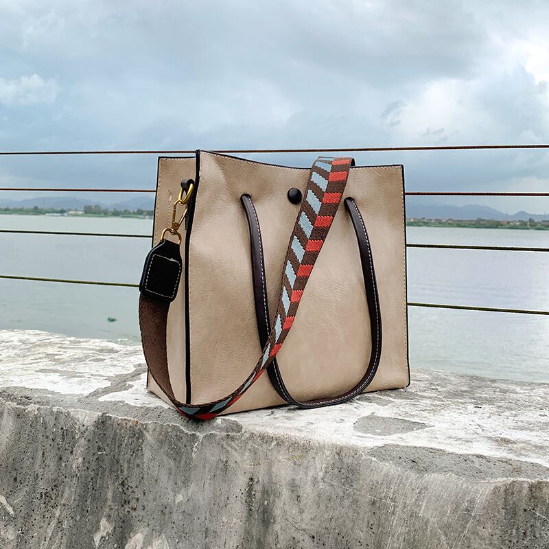 香港スタイルのレトロなレディース大容量バッグレディースバッグ2020新しいトレンディなファッションワンショルダー脇の下バッグネット赤メッセンジャーバッグ Tiancai_Wing_Bag7121636