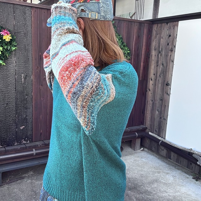 マルチボーダー袖ニットプルオーバー