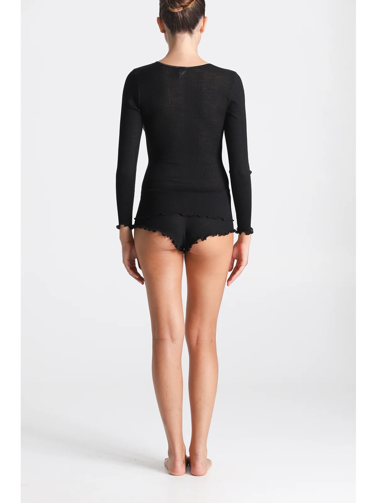 Boglietti ウールシルク ショーツ ブラック、アイボリーの2色展開