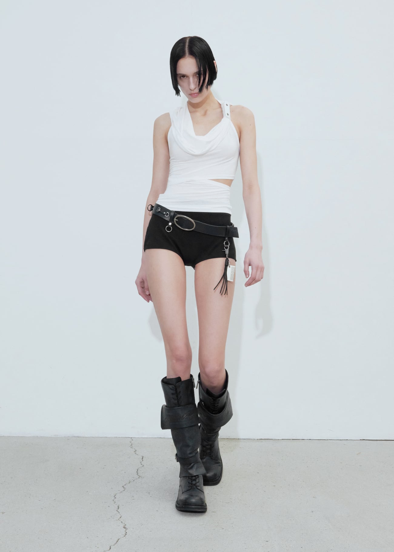 BOHEMIAN SEOUL] CUT-OUT HOODIE SLEEVELESS, WHITE 正規品 韓国
