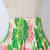 フラダンス 衣装 パウスカート ホワイト系 エムエムジェイ 日本製 ティアレ柄 モンステラ柄 ハワイアンプリント アロハ フラ ダンス レッスン 練習 シングル スカート フレア 華やか 鮮やか かわいい おしゃれ 明るい 軽やか グリーン系 ピンク系 白 黄緑 緑 ピンク パウスカート かわいい スカート フラダンス衣装 ダンスレッスン ハワイアンスカート 明るい色合い カジュアル レディース 女性用 おしゃれ衣装