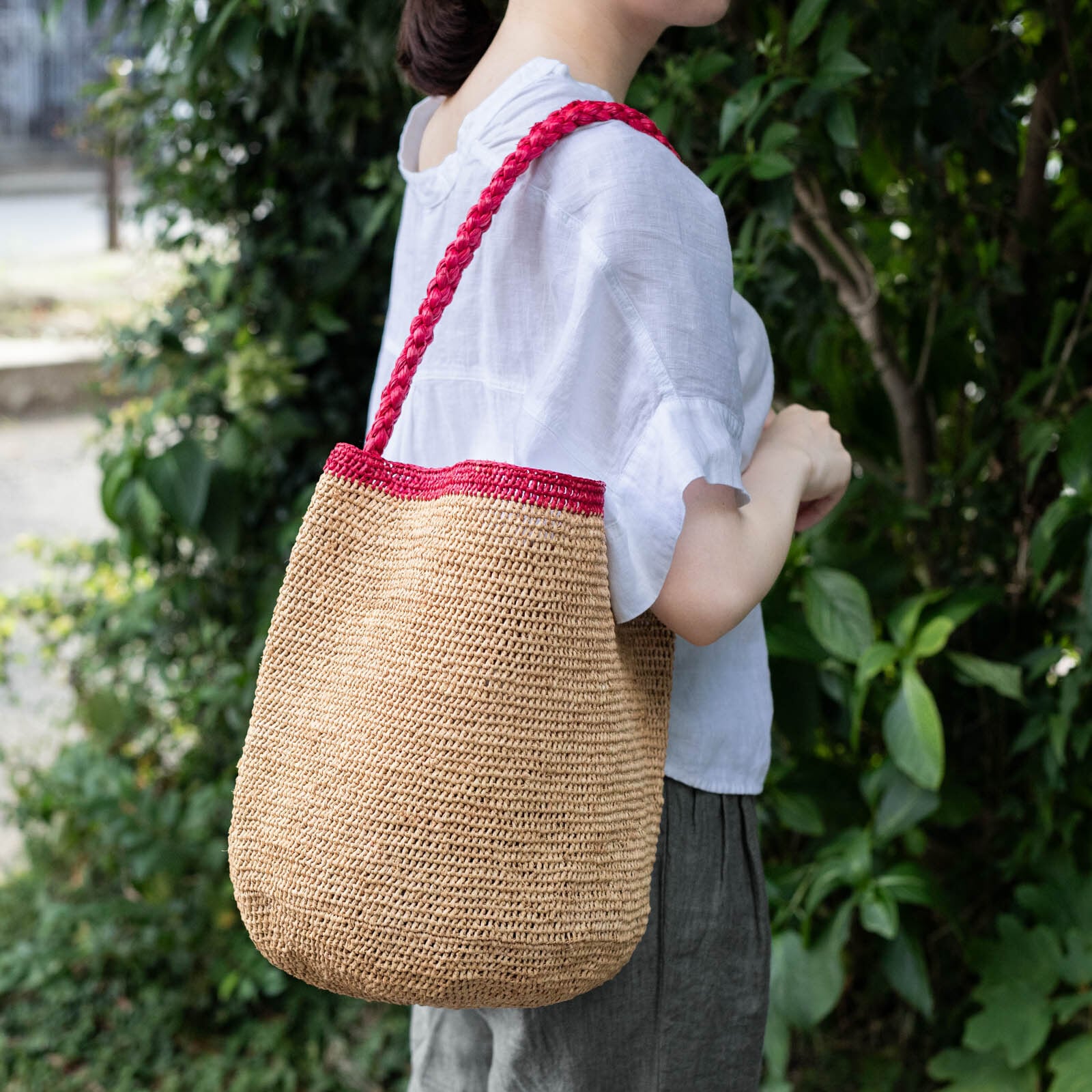 made in mada 【24SS】MOUMOUNEバイカラー ラフィアバッグ MADE IN MADA / MOUMOUNE ラフィアバッグ | Zakka so-la