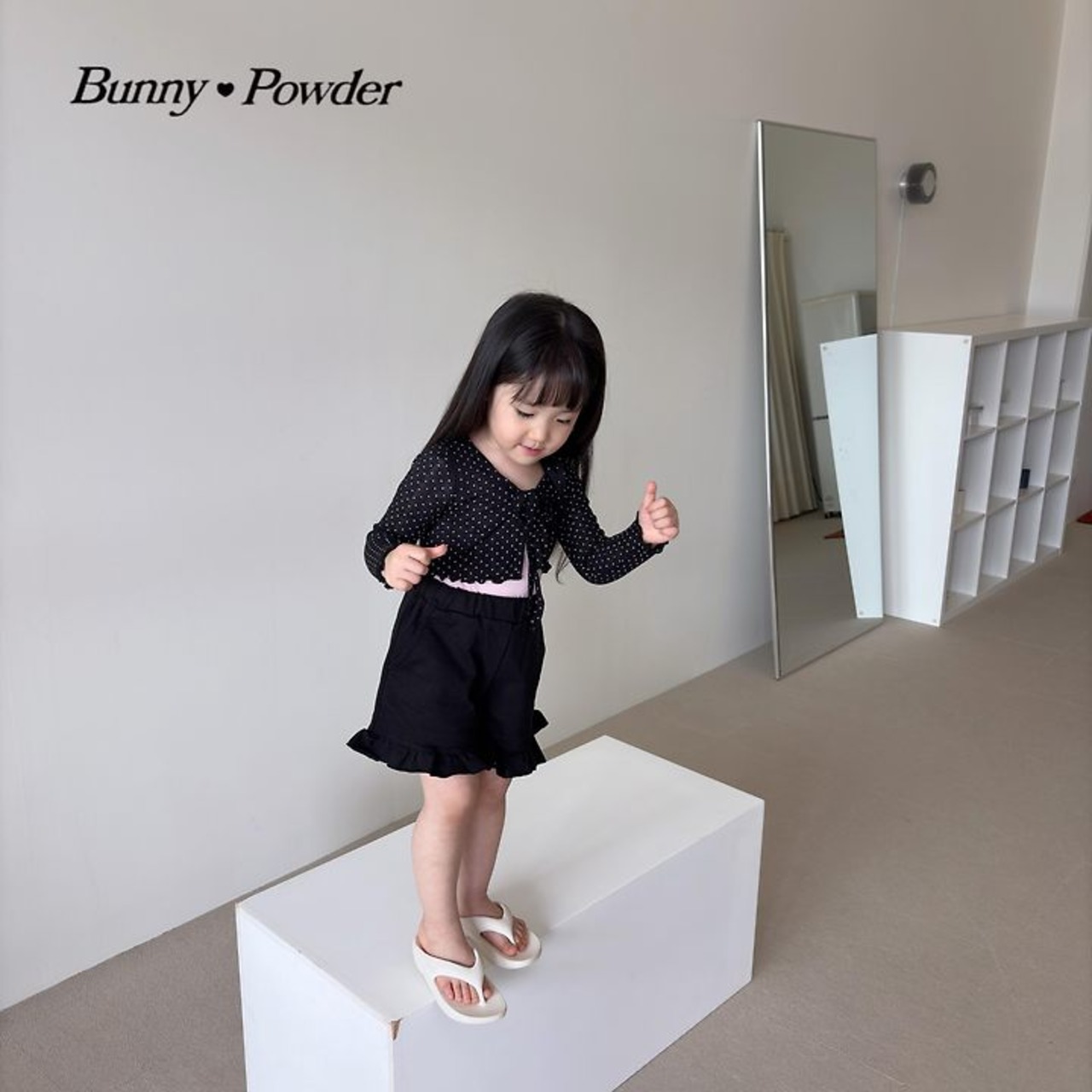 [Bunny Powder] Planning) Sallang Cardigan (Dot) / [버니파우더] 기획)살랑가디건(도트)