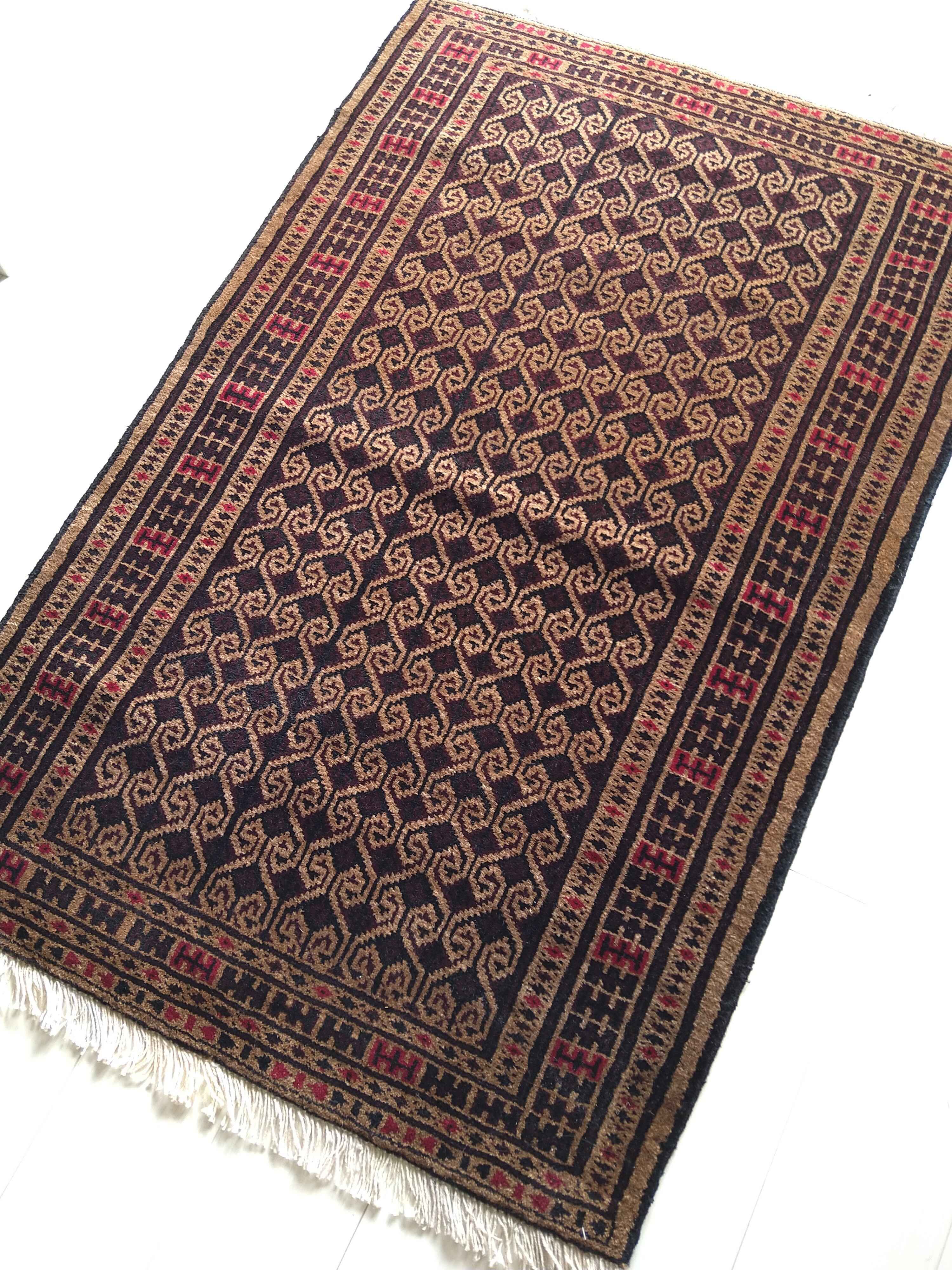 ヴィンテージ ペルシャ絨毯 約146×97cm ナハバンド産 お花モチーフ幾何学