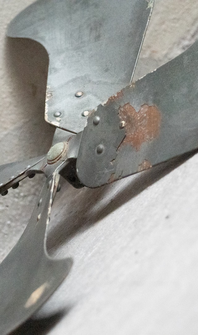 unknown 1980s Fan blade