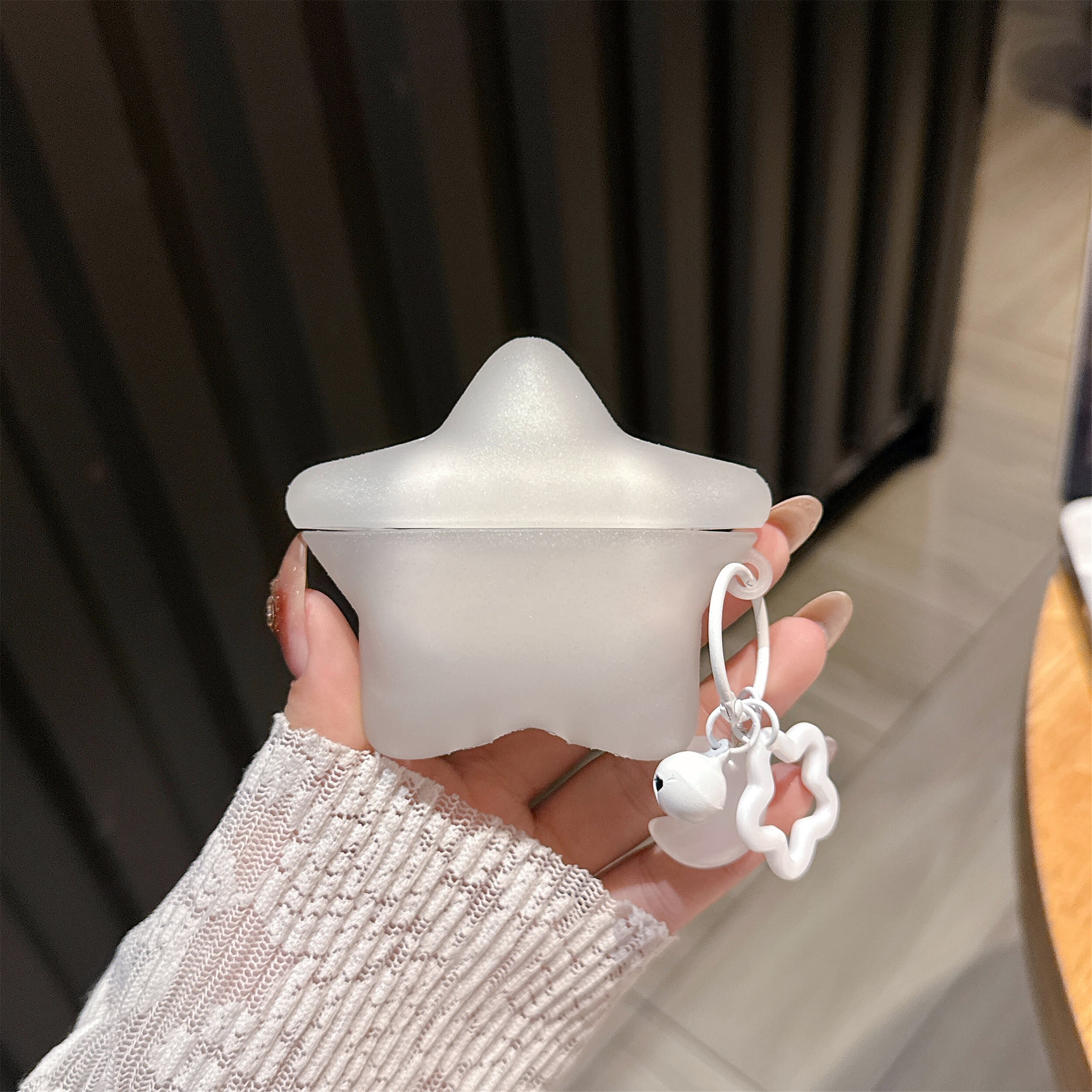 最新 AirPods Pro3 / AirPods4対応 夜光 星型 AirPodsケース カラビナ