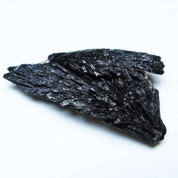 ブラック カイヤナイト 原石 一点物 171-7497