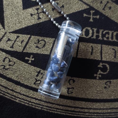 New! 恵まれた生活【魔法のカプセル(ソーダライト)3つの星と1つの月】「劉進平の霊符入り」