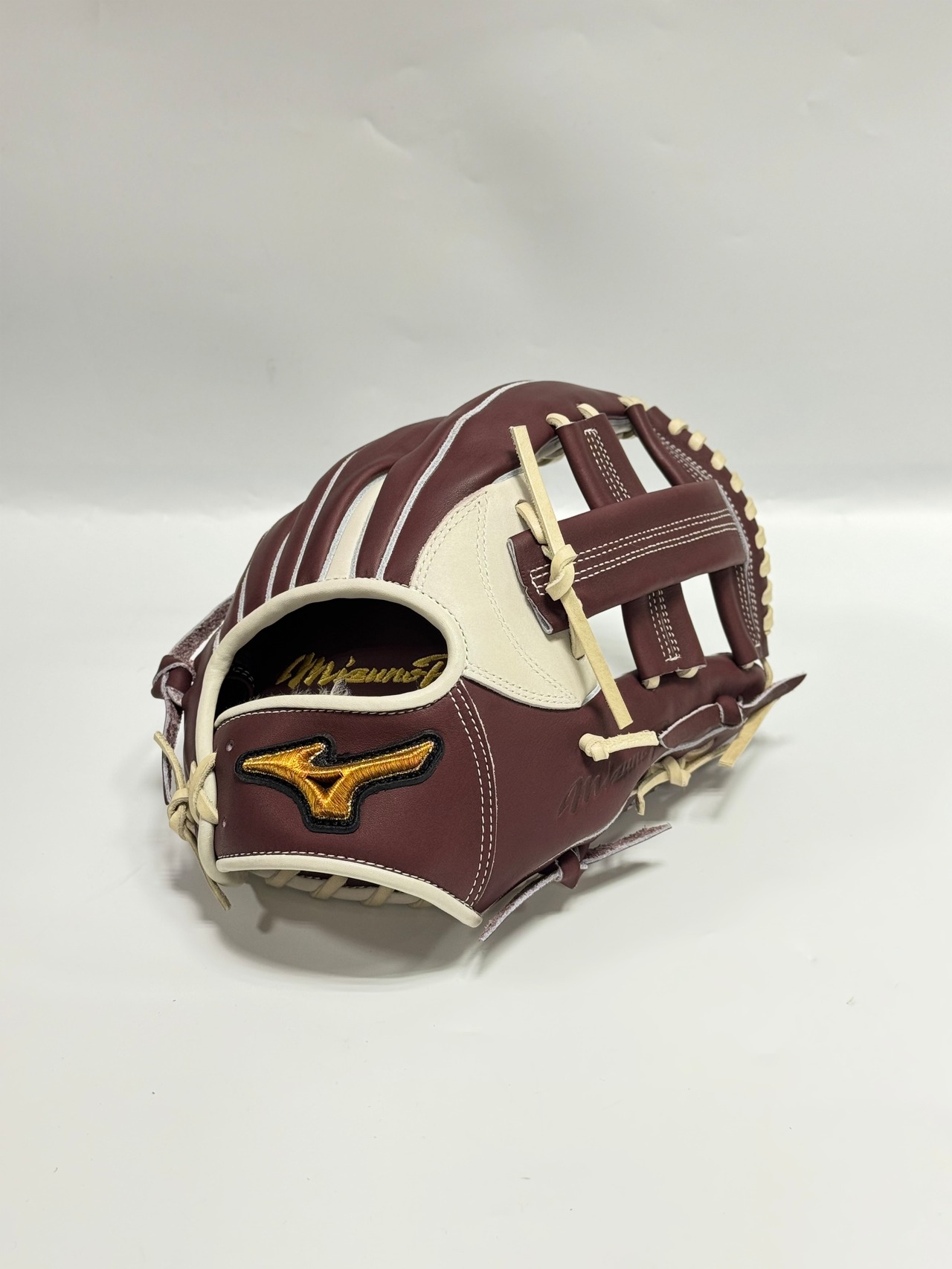 MIZUNO  PROｰミズノプロ　限定軟式グラブ　Crafted Edition 右投げ用　内野M型モデル　シルバー/プラムブラウン×シルバー　サイズ10・画像2