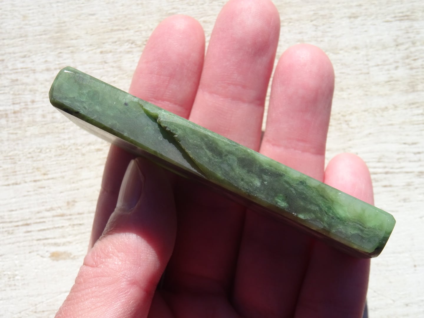 ニュージーランド産ジェイド（ネフライト）「Green Stone」 | 虹石屋