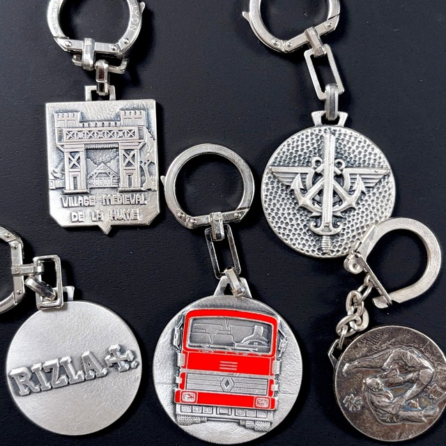 コンディション良好 メタル5個 AUGIS LYON フレンチ キーホルダー フランス 雑貨 ヴィンテージ  2504005-4